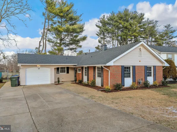 29 Montclair Ln, Willingboro, NJ 08046
