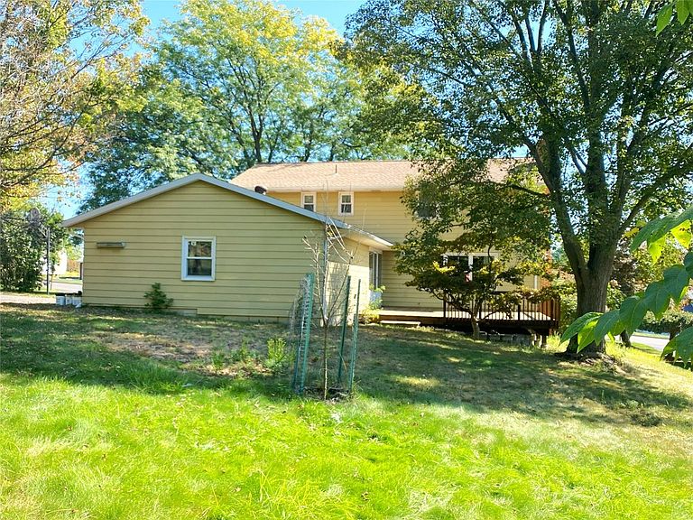 Listing photo 5