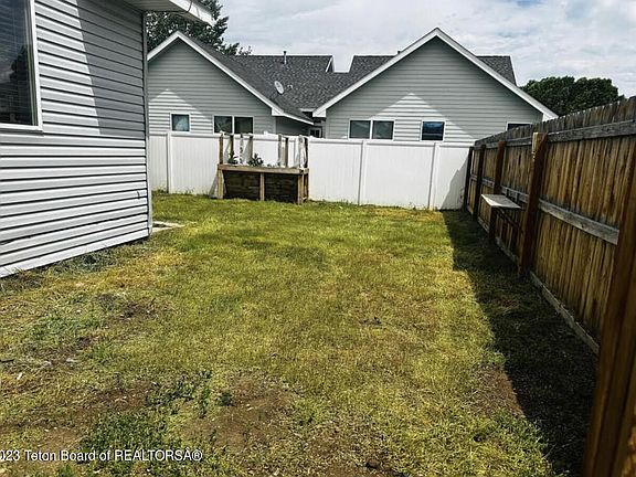 3rd image of 325 S Cole Ave
