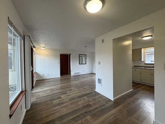3rd image of 1214 G St SE #2