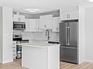 937 E Marcombe Dr NE, Calgary, AB T2A3H2