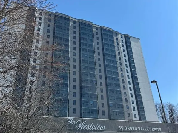 55 Green Valley Dr #1002, Kitchener, ON N2P 1Z6
