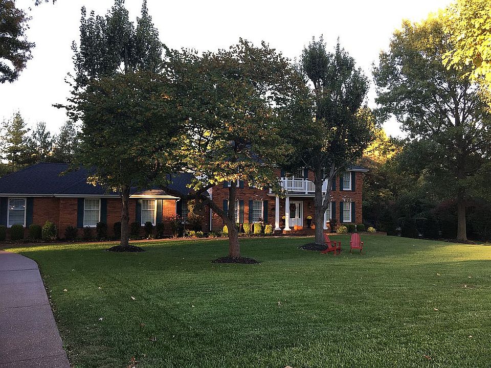 2nd image of 15 Clarkson Farm Dr