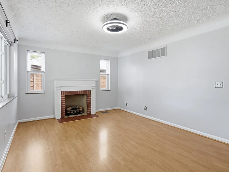 8330 Wexford Ave — Photo 14
