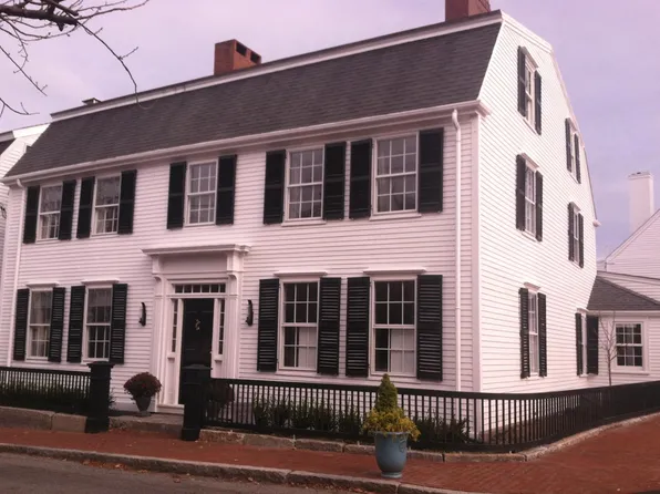 29 Fair St, Newburyport, MA 01950