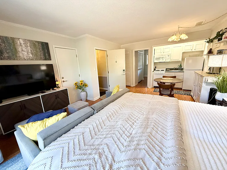 353C Driftwood Cir #C — Photo 18