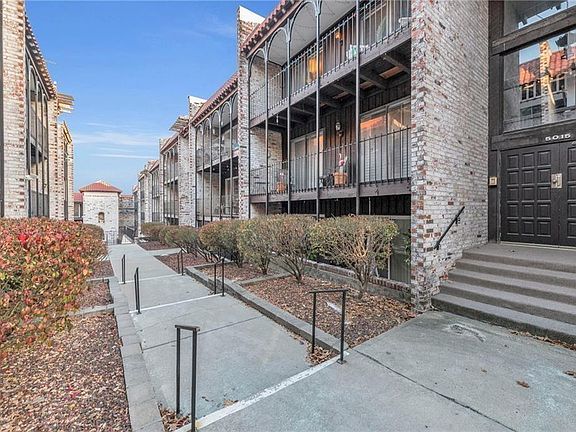 4th image of 5015 Walnut St APT A