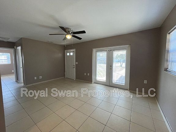 4th image of 2614 Royal Dr