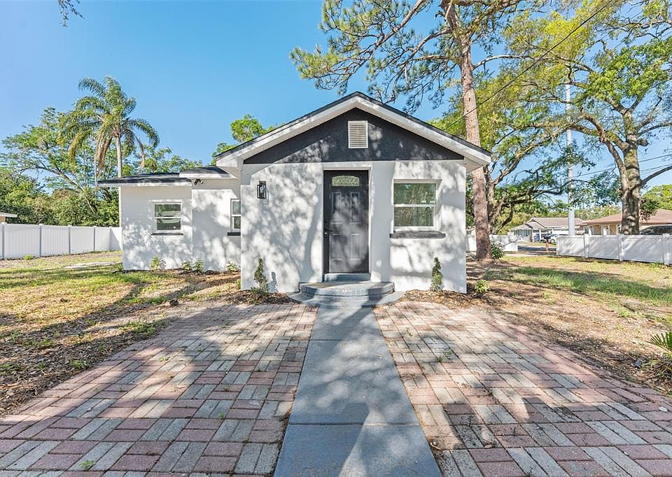 1st image of 10124 N HYACINTH AVENUE
