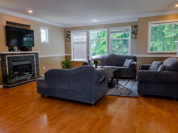 3rd image of 3162 Station Rd