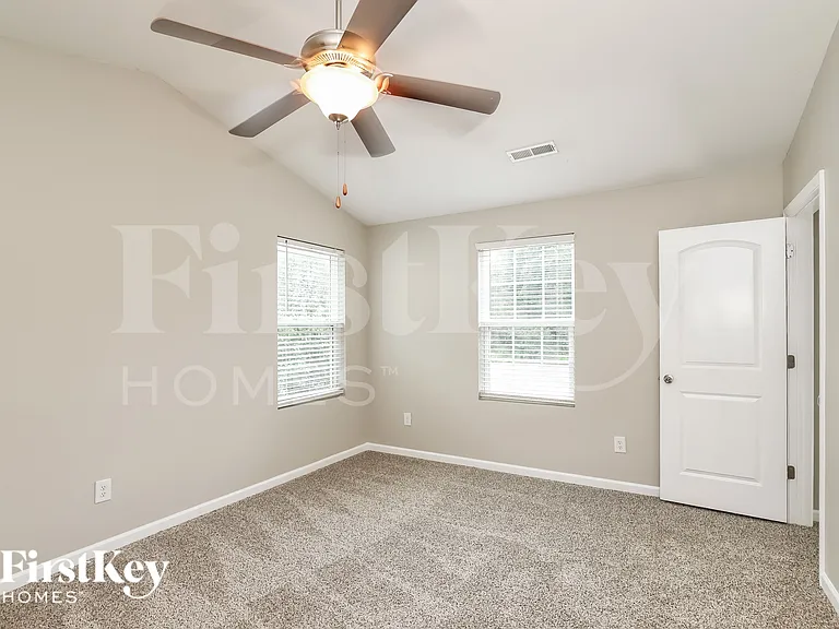 2204 Matthew Oaks Ct — Photo 8