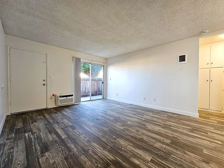 Greentree Apartments — Photo 14