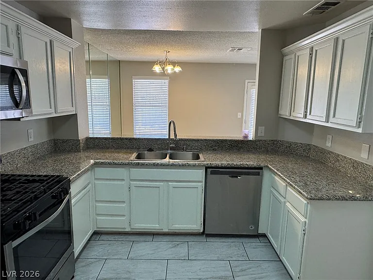 8653 Freeport Ln — Photo 6