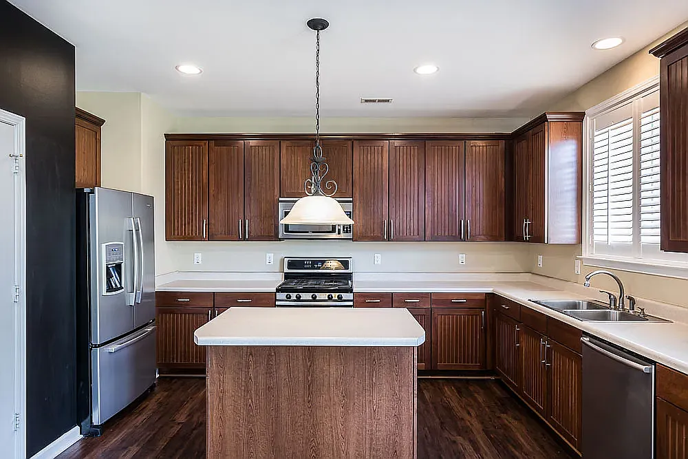 3 bed, 2316 sqft, $1,945 — Photo 3