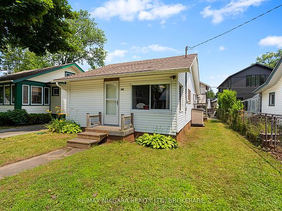 2nd image of 388 Ashwood Ave