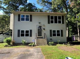 3 Tennyson Rd, Warwick, RI 02888