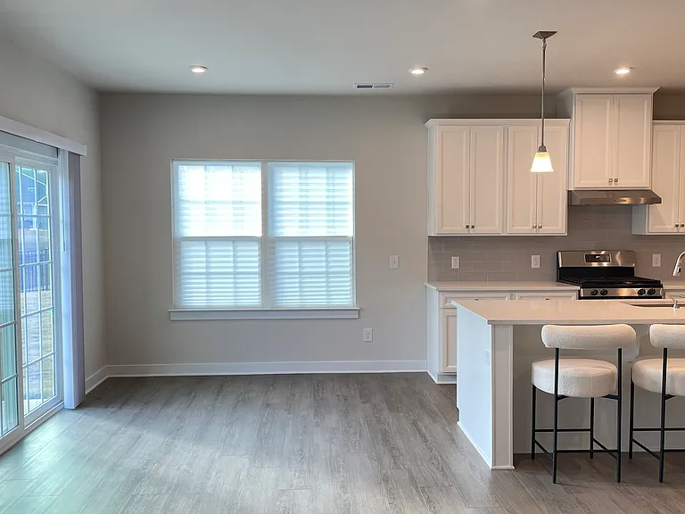 1840 Meredith Pl — Photo 11