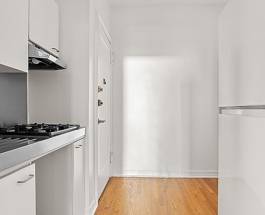 4th image of 345 E 61st St APT 5B