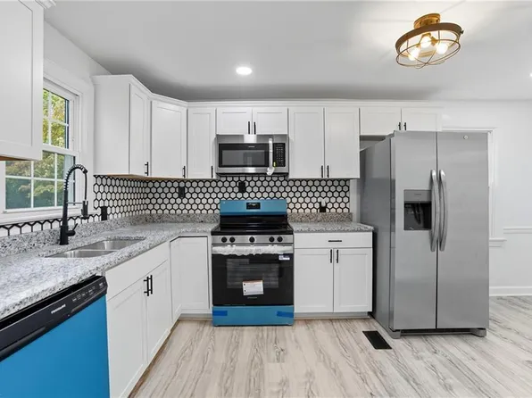 21 Gibson Rd, Hampton, VA 23669