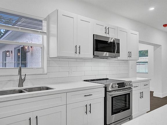 2nd image of 515 NE 142nd St #0