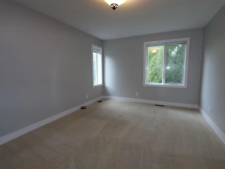 1090 Oakwood Dr — Photo 14