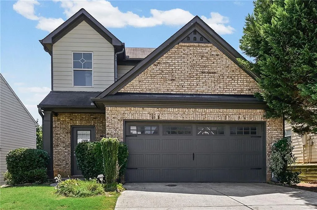3 bed, 2.5 bath, 2084 sqft, $2,300 — Photo 1