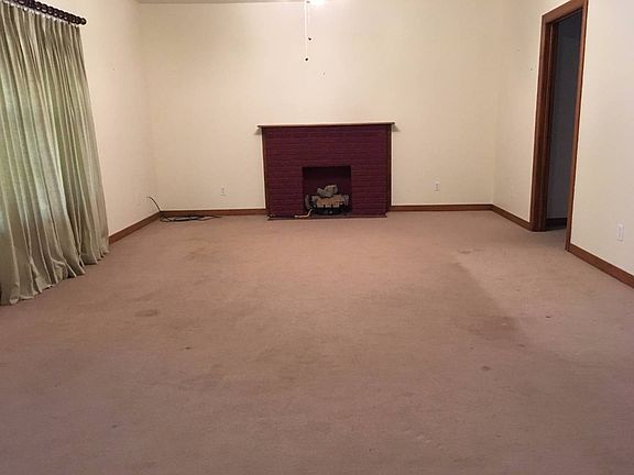 2nd image of 629 W 10th St