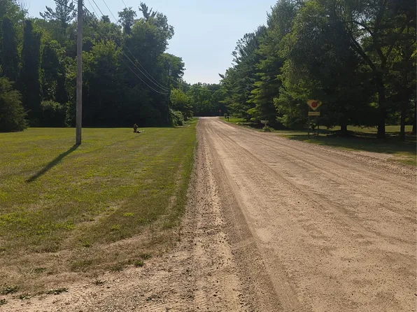 43145 Willis Rd, Belleville, MI 48111