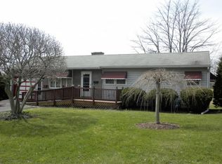 101 Eldredge Dr, Vestal, NY 13850