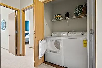 The Sinclair Apartments — Photo 11