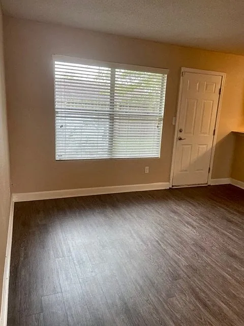 37 Laiken Ct — Photo 4