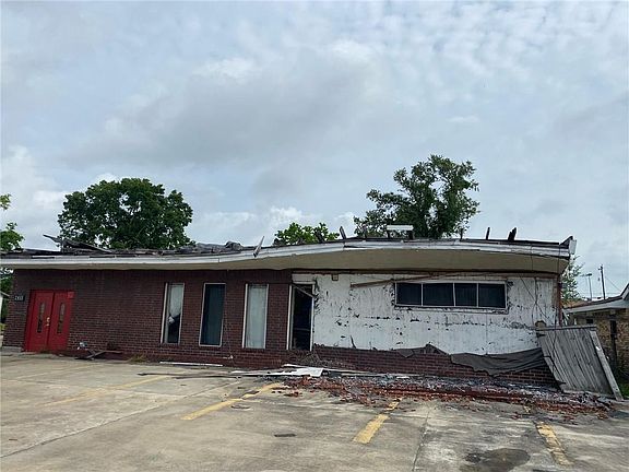 3rd image of 2411 Mill St