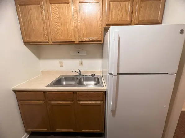 1905 University Dr #B, Cedar Falls, IA 50613