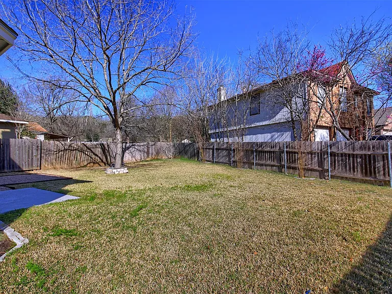 8800 Peppergrass Cv — Photo 31
