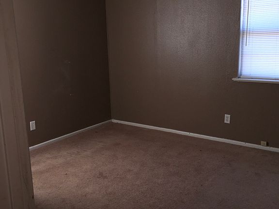 5th image of 1202 Emma Dr