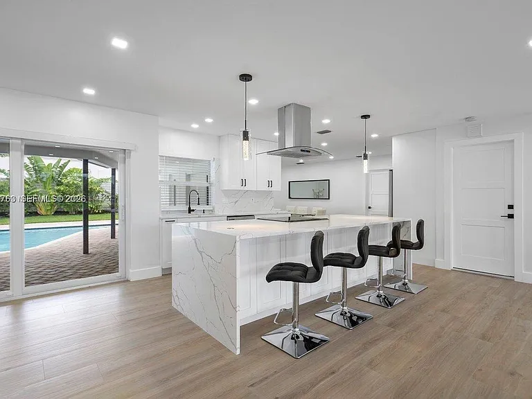 6991 NE 7th Ave #0 — Photo 5