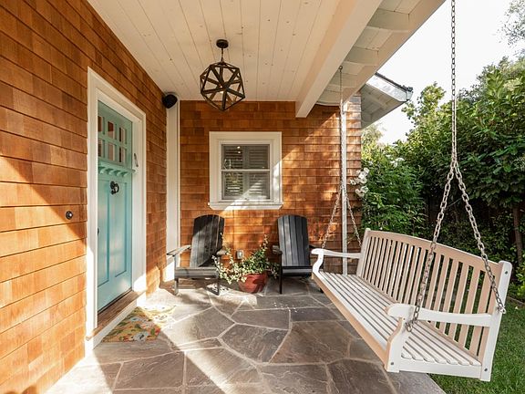 5th image of 118 Churchill Ave