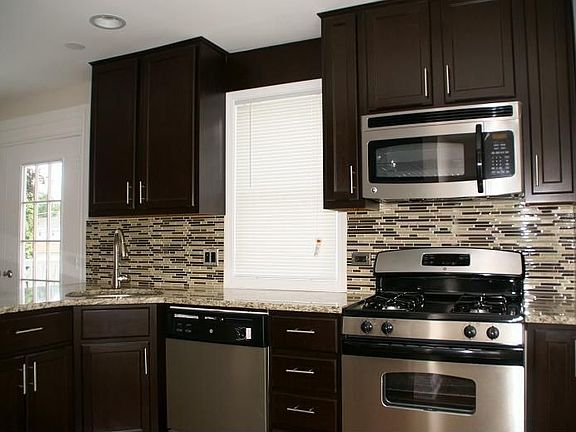 4th image of 1333 Mandel Ave