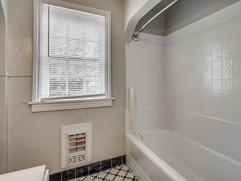 1803 NW 22nd Street - 2301 N. Florida — Photo 34