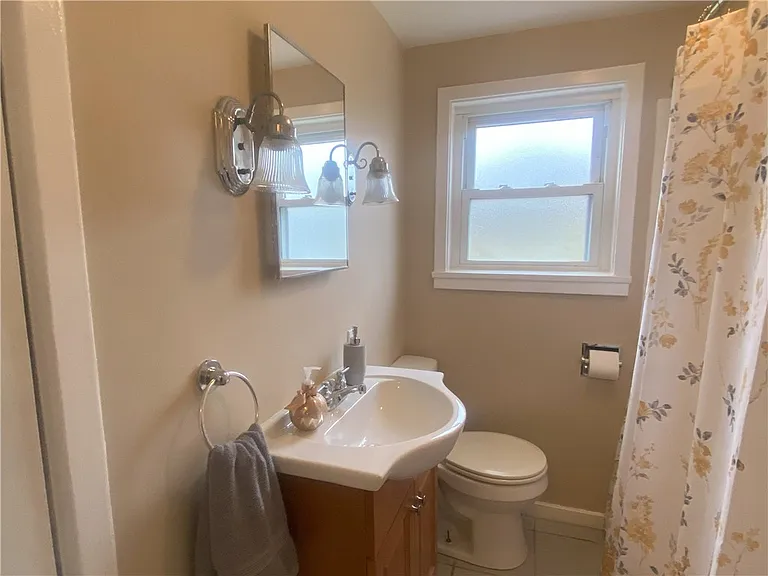 1025 Logan Rd — Photo 15