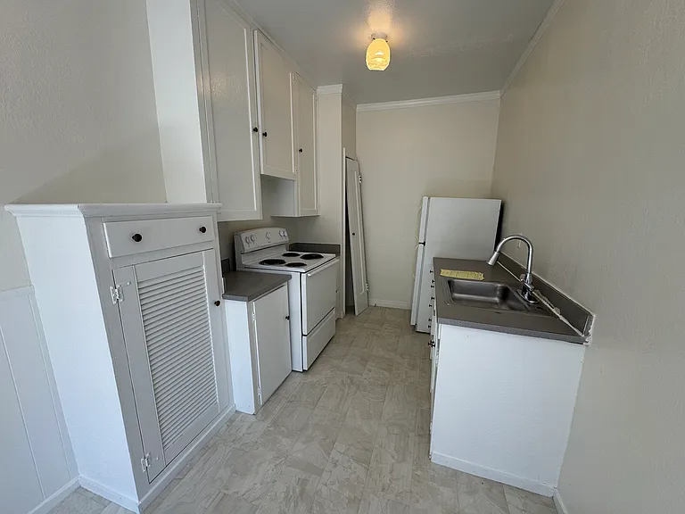 The Mediterranean Apartments — Photo 41