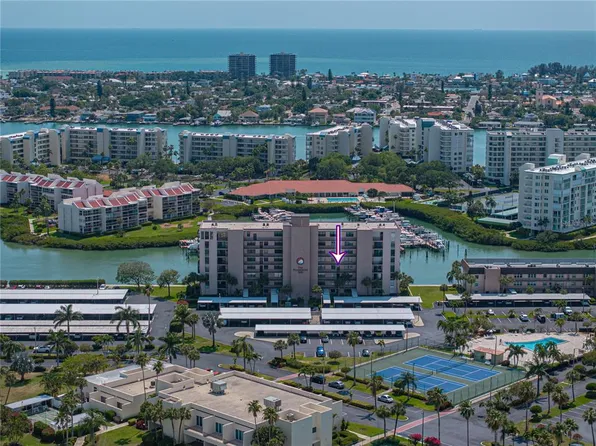 7600 Sun Island Dr S APT 403, South Pasadena, FL 33707