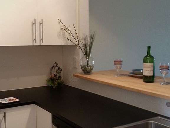 Kitchen with breakfast bar a