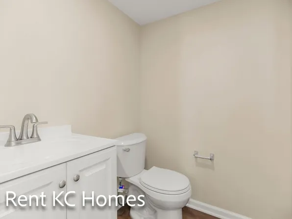 14013 S Tomahawk Dr, Olathe, KS 66062