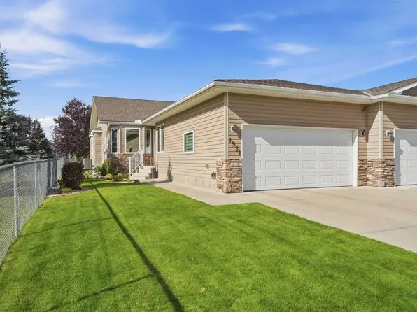 1931 S Riverside Rd NW, High River, AB T1V 2B5