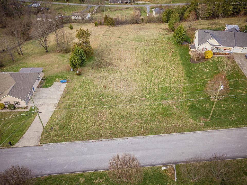 1st image of 504 Heritage Ln