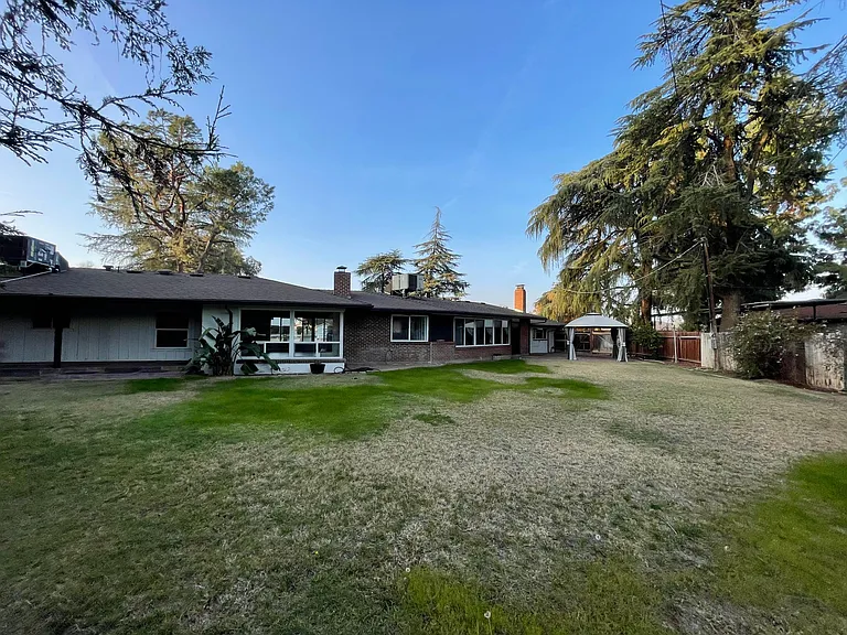 5656 E Waverly Ln — Photo 11