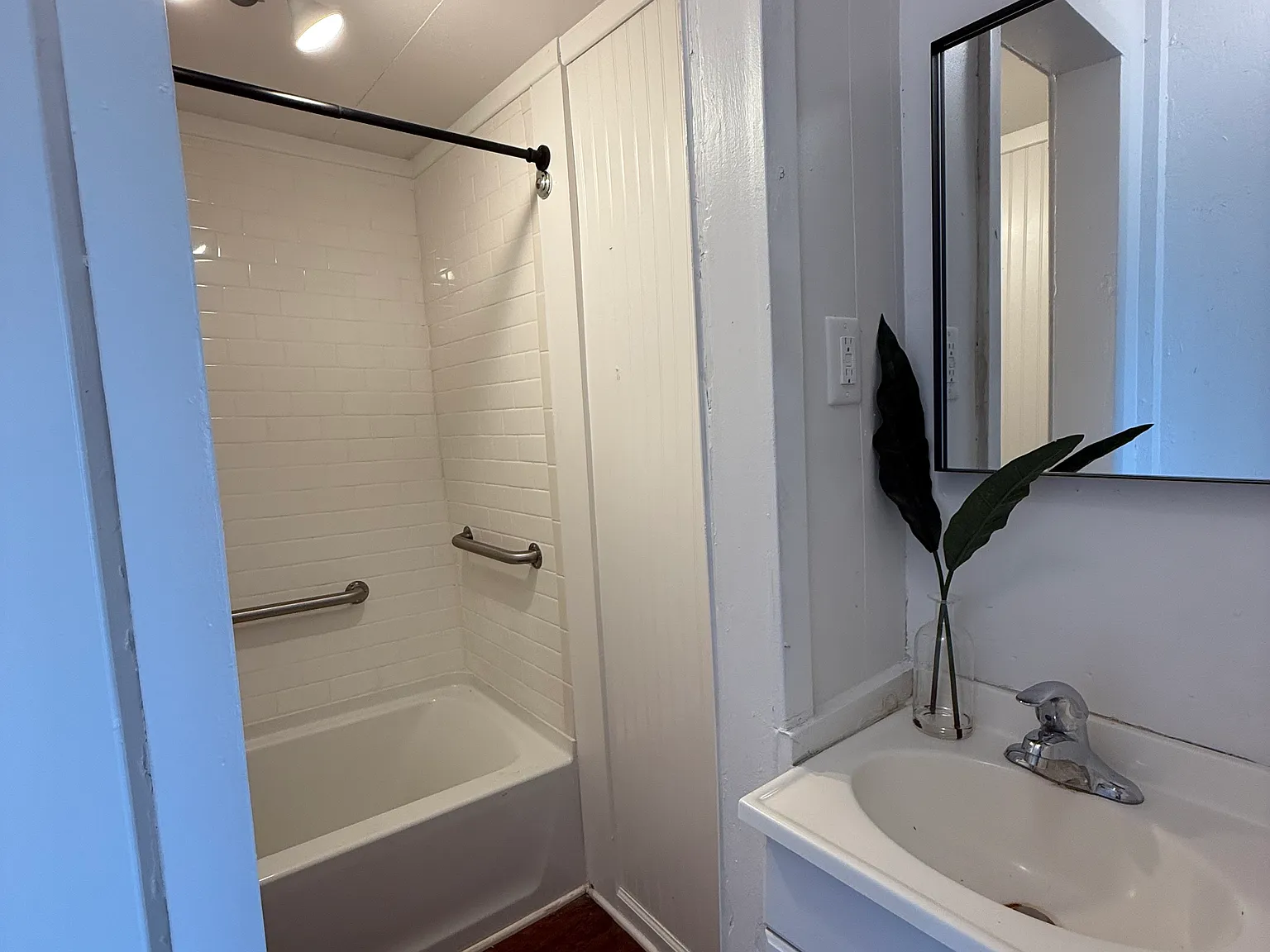 3 bed, 1044 sqft, $1,600 — Photo 4