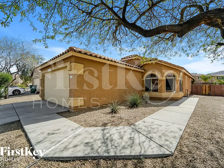 8711 N Moonfire Dr — Photo 2