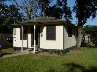 816 1/2 W Adoue St, Alvin, TX 77511